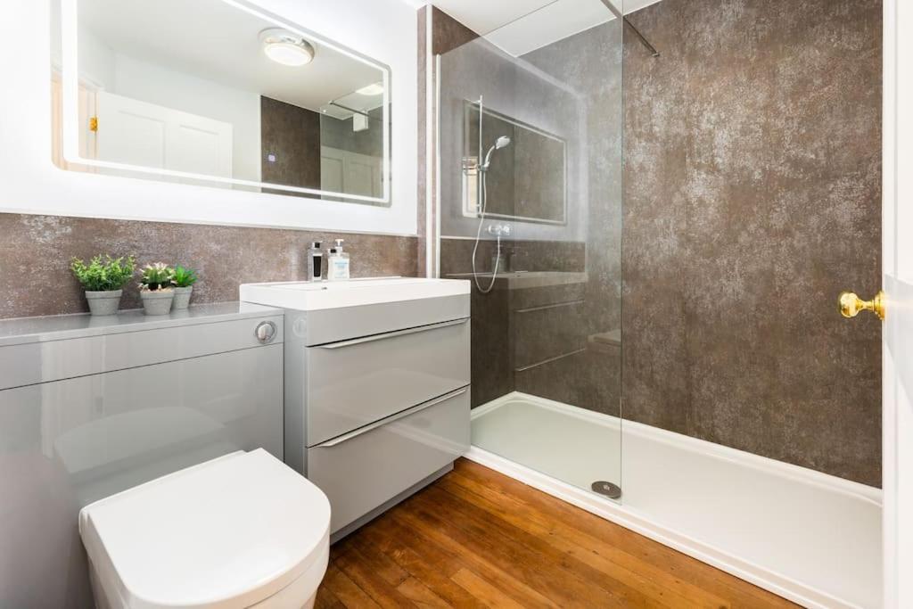 Fabulous Ground Floor Apartment. グレート・マルバーン エクステリア 写真